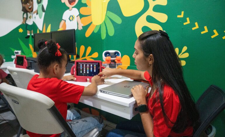 Banco Caribe dona Aula STEM a Acción Callejera en Santiago