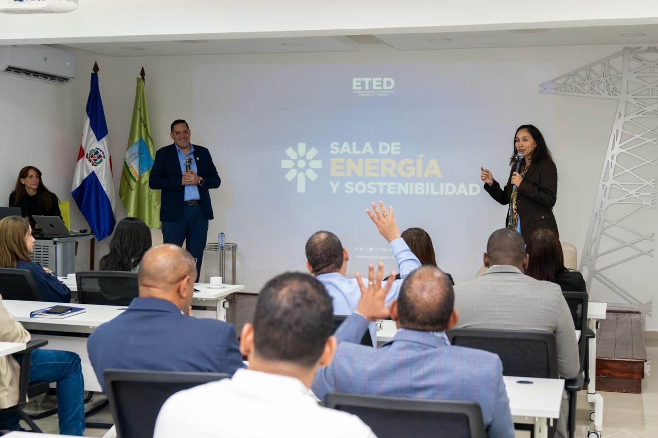 ETED posiciona los centros de datos como infraestructura crítica para la transición energética dominicana en su Sala de Energía y Sostenibilidad