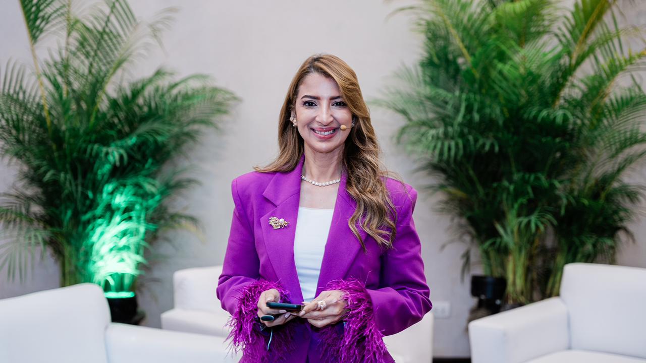 Gisel Castillo invita a empresarias a convertir su presencia digital en un modelo de negocio
