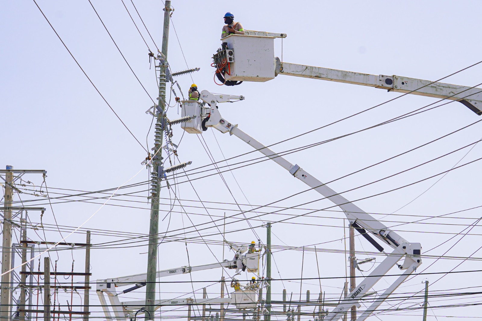 ETED avanza en la optimización de líneas de 69 kV mediante trabajos de renovación y mantenimiento