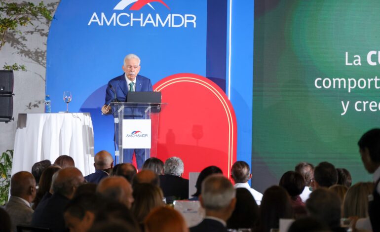 Molina Achécar propone un crecimiento económico basado en productividad, tecnología y educación